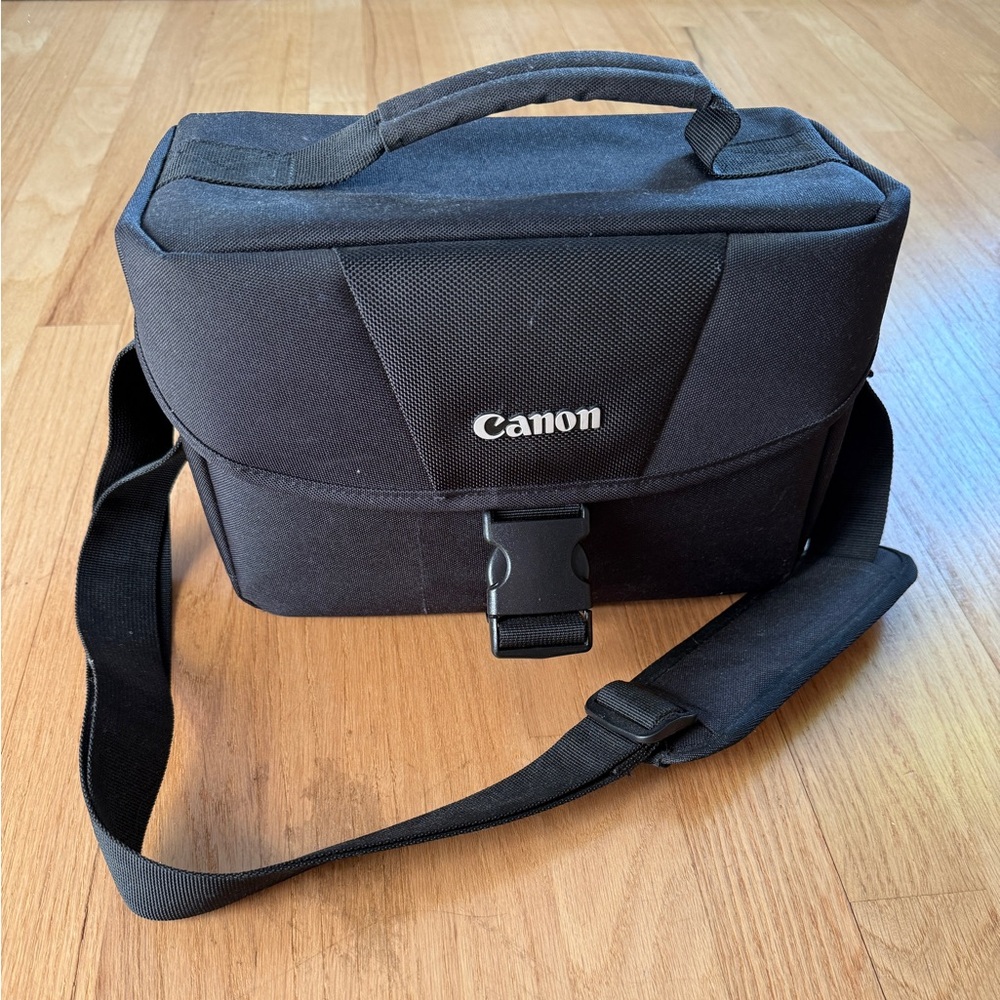 Canon 100ES Camera Bag with Strap